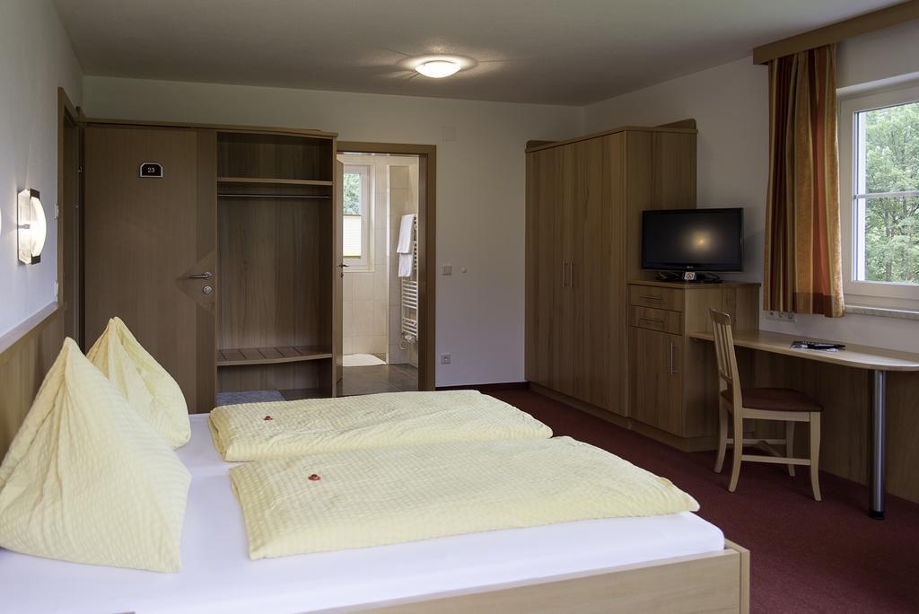 Gasthof Brentwirt Guest House Leogang Bilik gambar