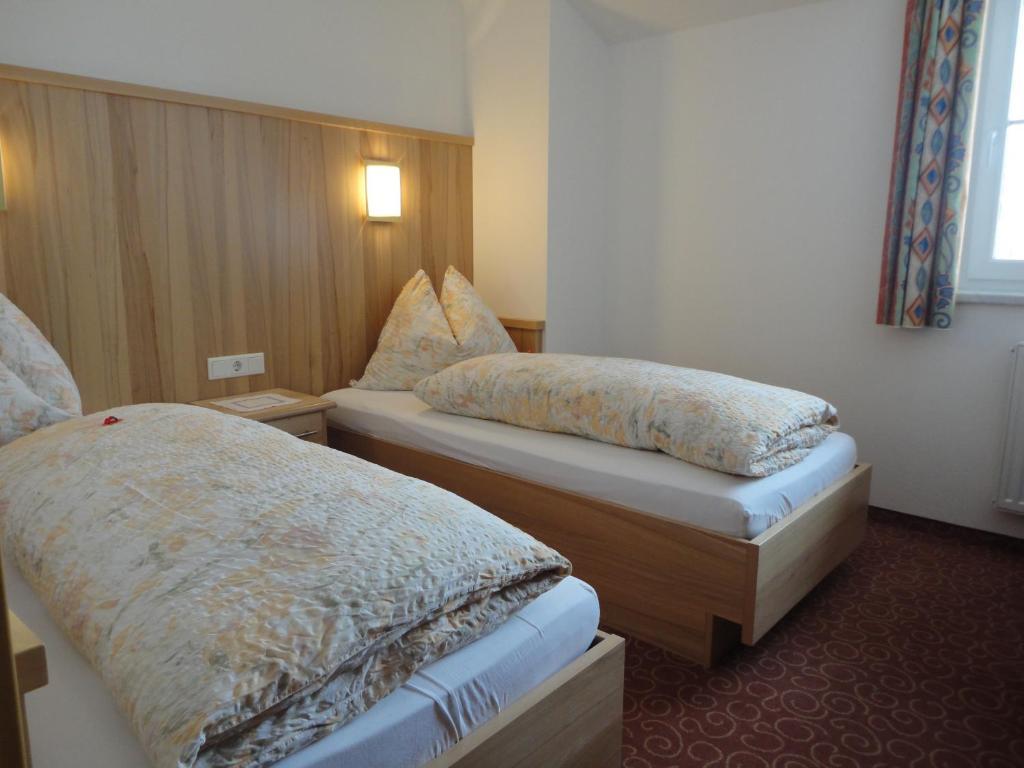 Gasthof Brentwirt Guest House Leogang Bilik gambar