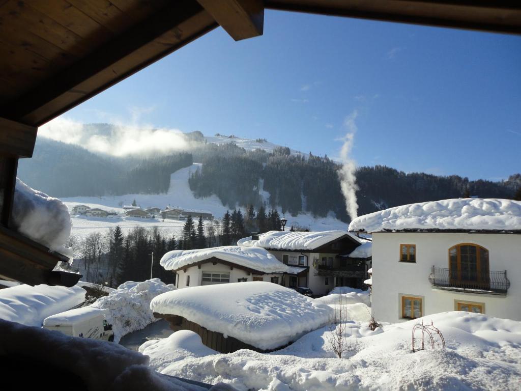 Gasthof Brentwirt Guest House Leogang Bilik gambar