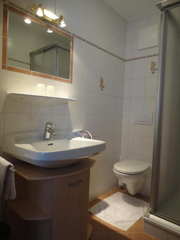 Gasthof Brentwirt Guest House Leogang Bilik gambar